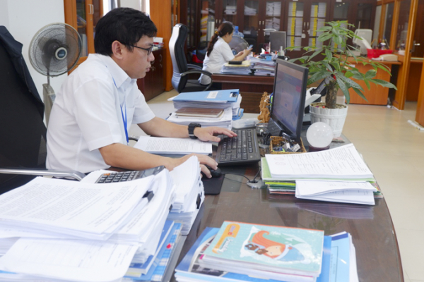 Công chức KBNN Khánh Hòa lập Báo cáo tài chính nhà nước năm 2021